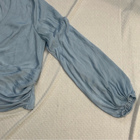 ANTHROPOLOGIE Sleek Jacquard Satin Twist Slouchy Faux Wrap Blouse Blue LARGE - Picture 6 of 11